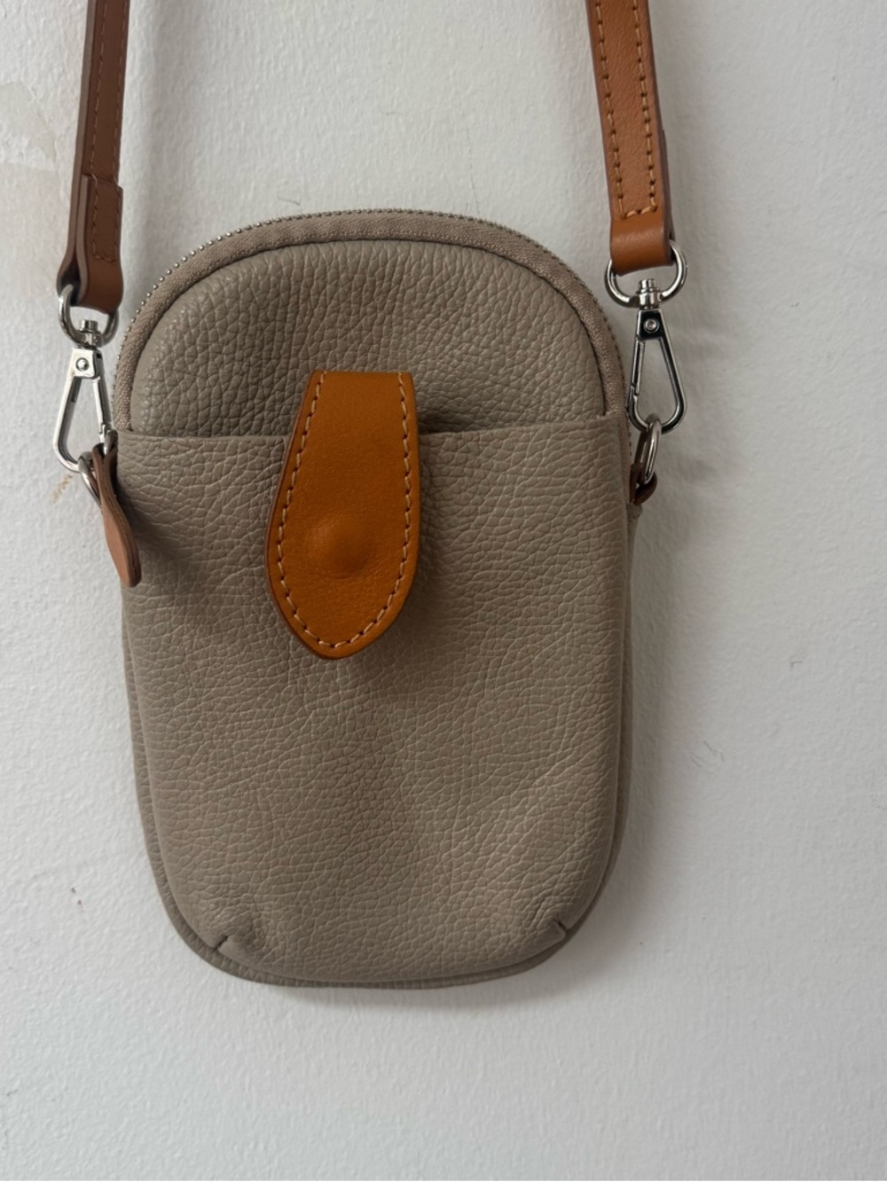 Divina Firenze Italy Amanda Cocoa/ Brown Leather Crossbody Bag 5.5”x 8